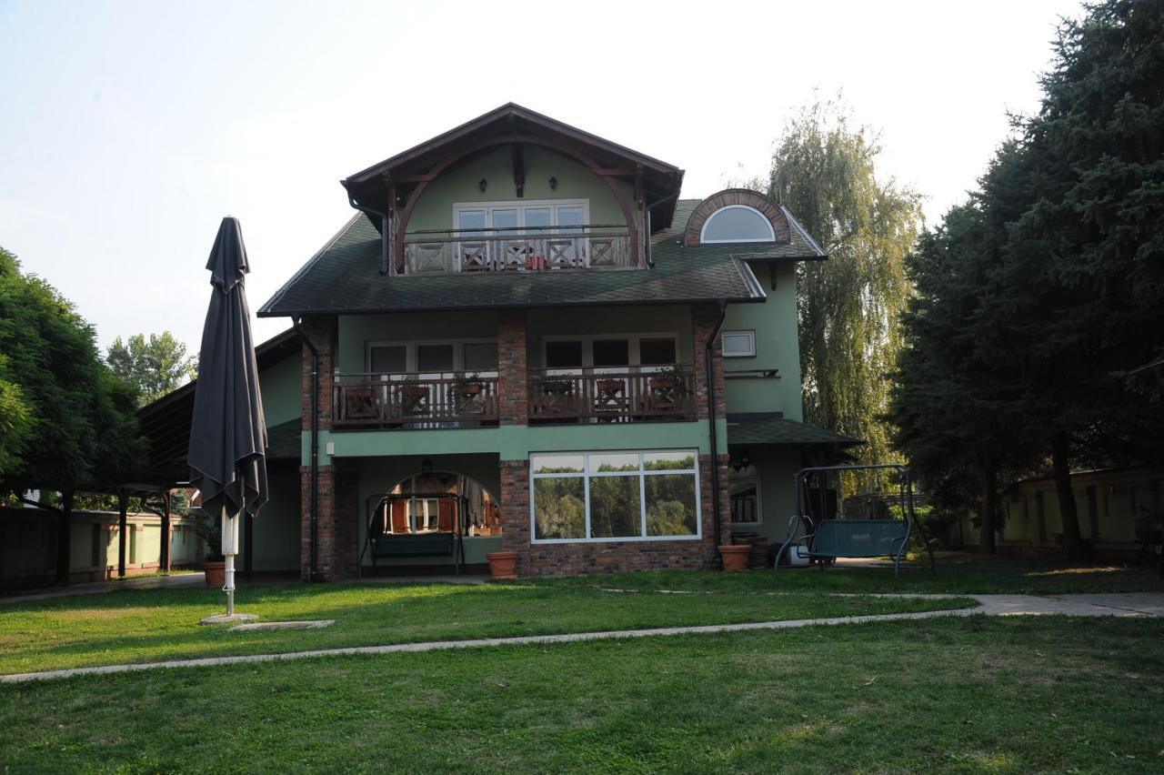 Vila Odmor Na Dunavu Beocin Buitenkant foto