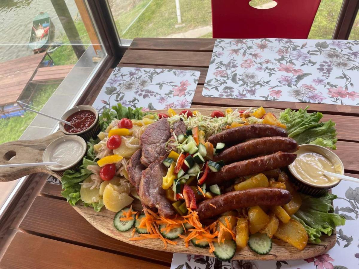 Vila Odmor Na Dunavu Beocin Buitenkant foto